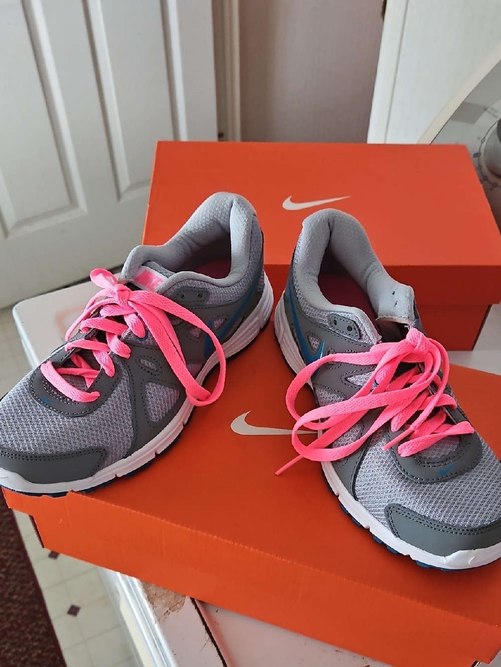 Nike Gray Running Sneakers with Neon Pink Laces